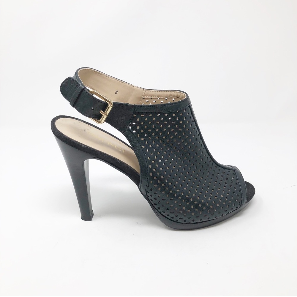 🧜🏼‍♀️Nine West Black Leather Platform Heels